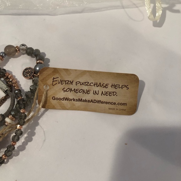 NWT Bracelet Grey - Picture 4 of 6